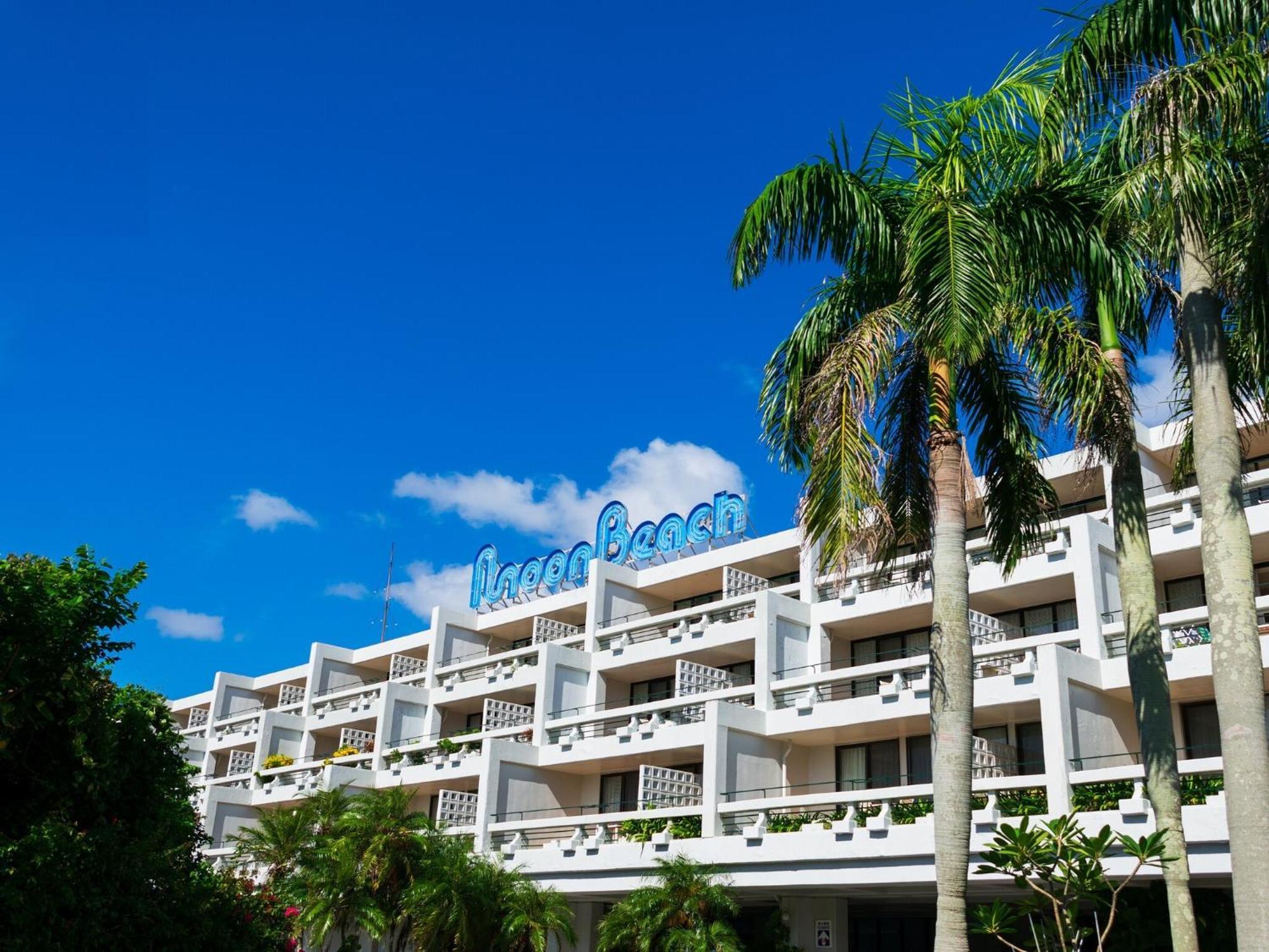The Moon Beach Museum Resort Onna Exterior foto